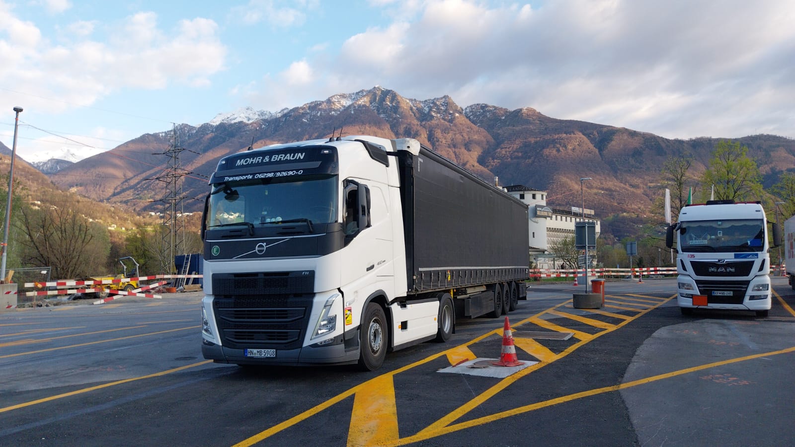 Planen-LKW von Mohr & Braun